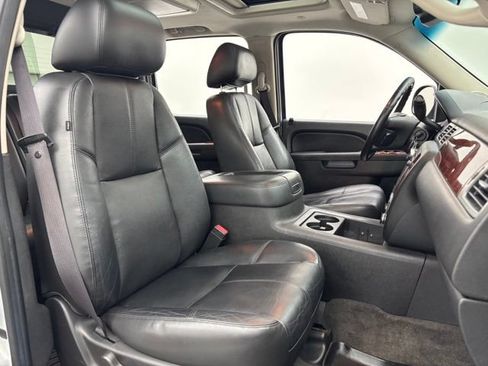 Used 2012 Chevrolet Avalanche LT AWD/4WD image 31