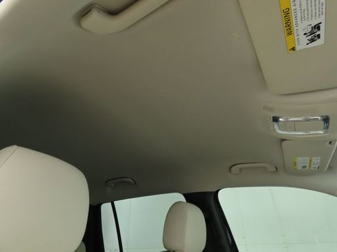 Certified 2022 Mercedes-Benz GLB 250 image 16