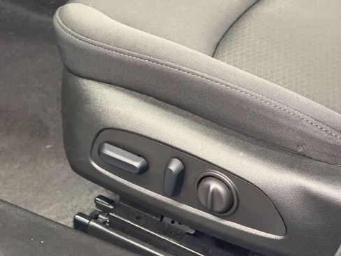 Used 2025 Chevrolet Malibu RS FWD image 21