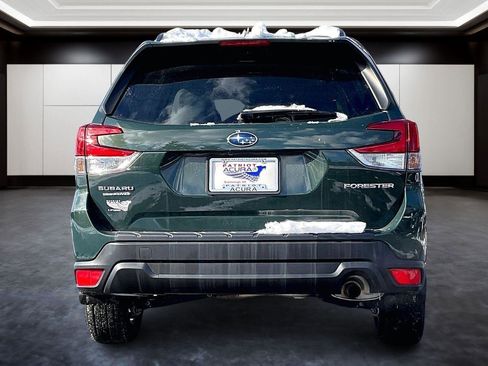 Used 2023 Subaru Forester Premium image 4