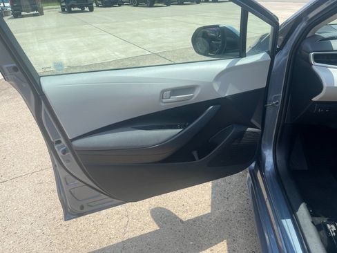 Used 2024 Toyota Corolla LE FWD image 11