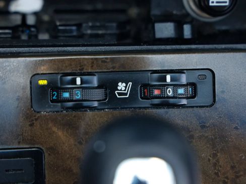 Used 2014 Lexus IS 250C w/ Luxury Package RWD image 39