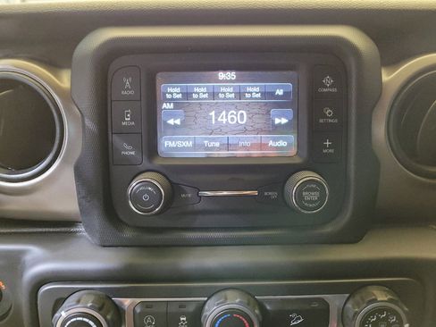 Used 2018 Jeep Wrangler Sport AWD/4WD image 25