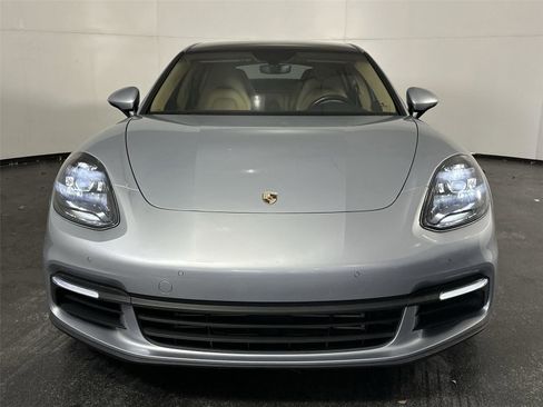 Used 2018 Porsche Panamera 4 image 3