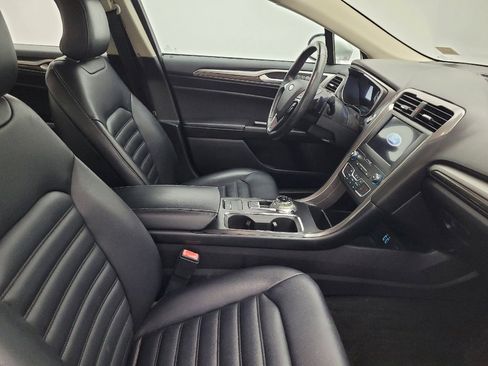 Used 2019 Ford Fusion SEL FWD image 21