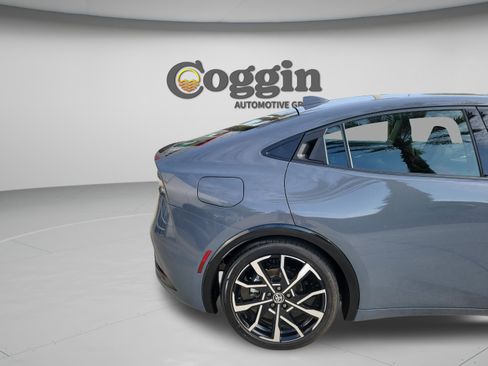 Certified 2025 Toyota Prius Plug-In Hybrid FWD image 31