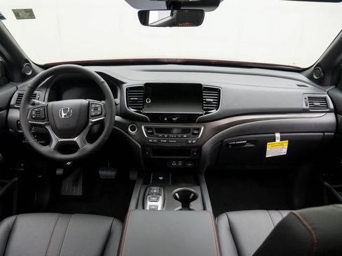 Used 2025 Honda Ridgeline TrailSport image 11