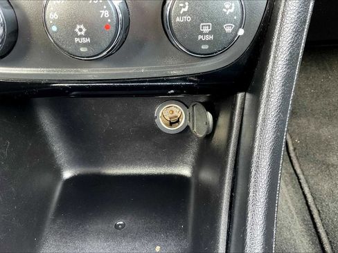 Used 2013 Chrysler 200 Touring image 34