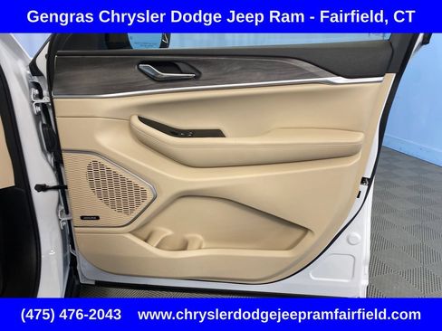 Certified 2024 Jeep Grand Cherokee L Limited AWD/4WD image 48