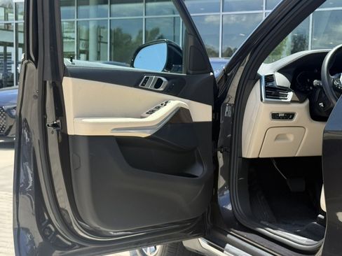 Used 2022 BMW X5 sDrive40i RWD image 13