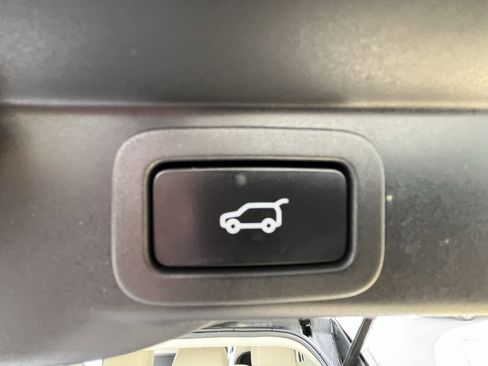 Used 2021 Land Rover Range Rover Sport HST image 33