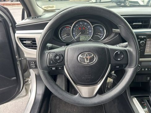 Used 2015 Toyota Corolla LE image 16