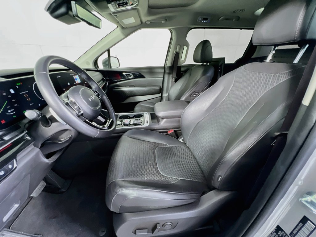 Certified 2025 Kia Carnival SX Prestige FWD image 13