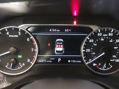Used 2023 Nissan Rogue S AWD/4WD image 18