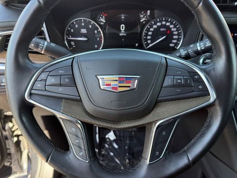 Used 2019 Cadillac XT5 Platinum AWD/4WD image 17