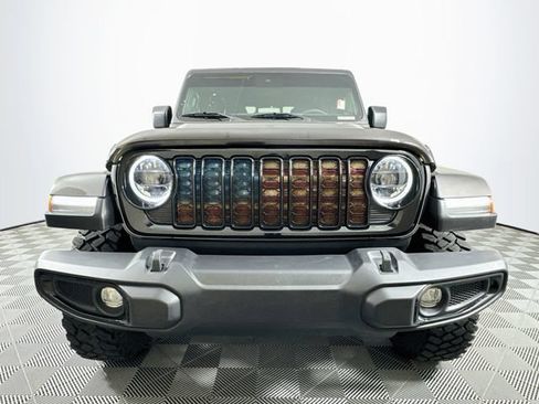 Used 2024 Jeep Gladiator Sport AWD/4WD image 11