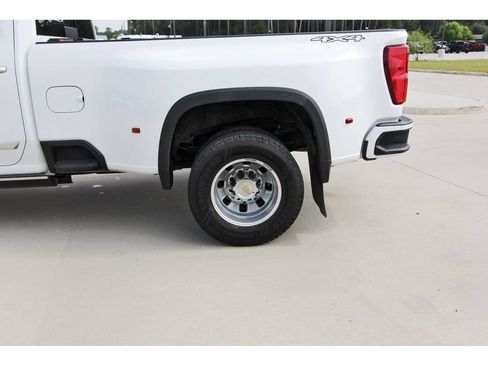 Used 2024 Chevrolet Silverado 3500 High Country w/ High Country Premium Package AWD/4WD image 29