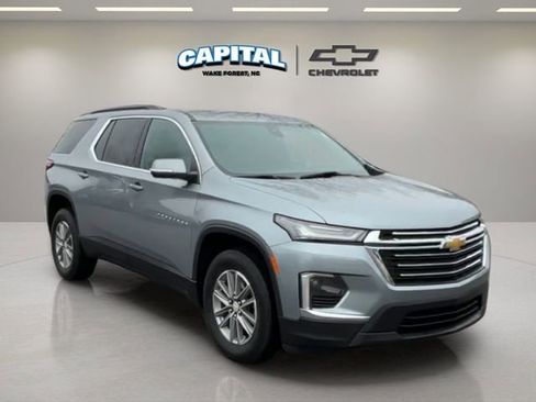 Used 2023 Chevrolet Traverse LT image 7