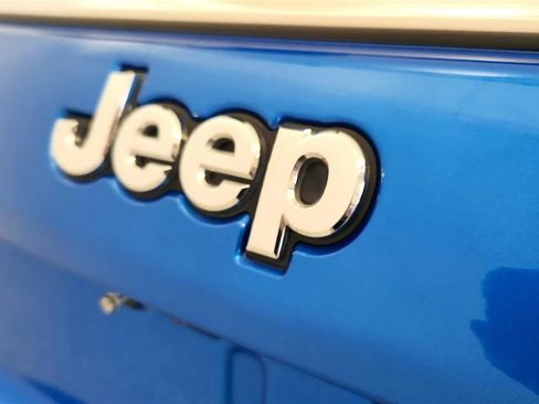 Used 2024 Jeep Compass Latitude AWD/4WD image 16