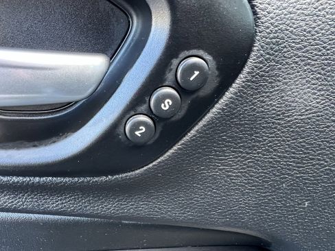 Used 2022 Jeep Cherokee Limited image 29