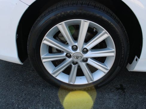 Used 2012 Toyota Camry XLE image 13