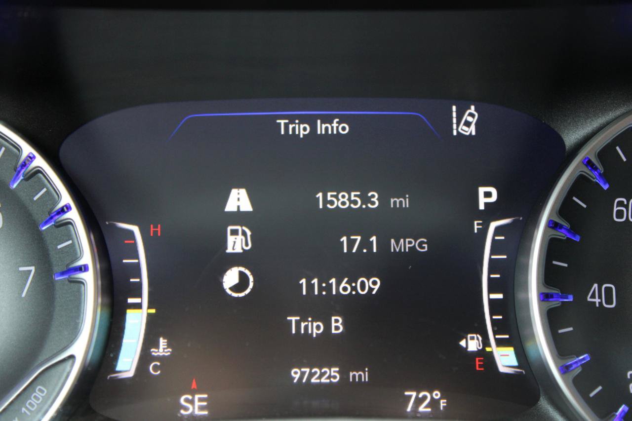 Used 2023 Chrysler Pacifica Touring-L FWD image 24