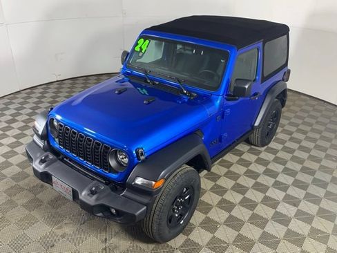 Used 2024 Jeep Wrangler Sport AWD/4WD image 2