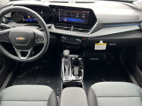 Used 2026 Chevrolet Trax LT w/ Driver Confidence Package FWD image 32