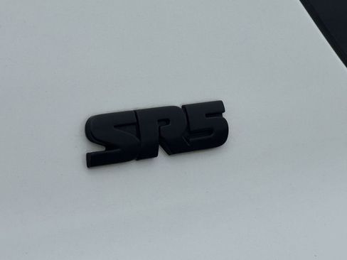 Used 2020 Toyota 4Runner SR5 AWD/4WD image 10
