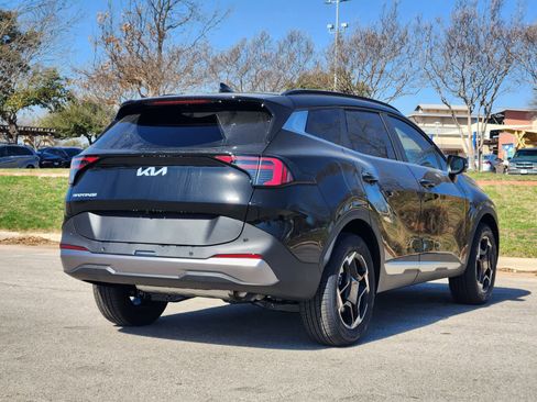 New 2026 Kia Sportage EX image 4