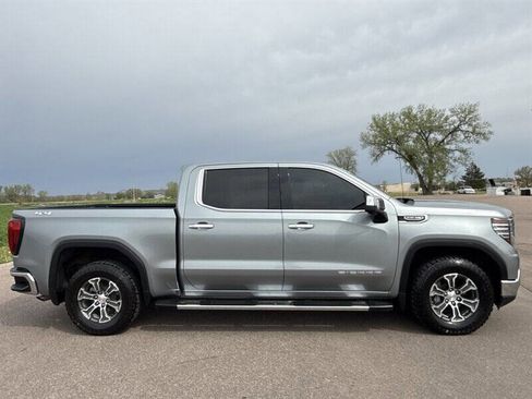Used 2023 GMC Sierra 1500 SLT w/ SLT Convenience Package AWD/4WD image 9