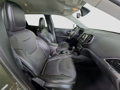 Used 2019 Jeep Cherokee Limited FWD image 28