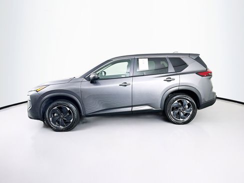 Used 2025 Nissan Rogue SV image 4
