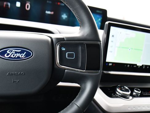 Used 2025 Ford Expedition Active AWD/4WD image 36