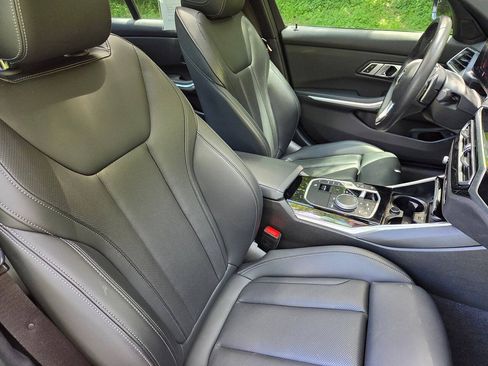 Used 2023 BMW 330i Sedan w/ Premium Package RWD image 10
