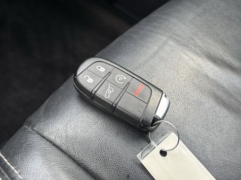 Used 2017 Jeep Grand Cherokee Limited image 27