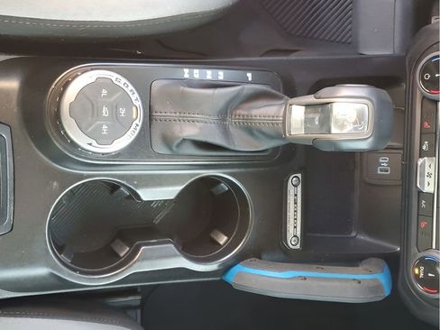 Used 2022 Ford Bronco Black Diamond image 40