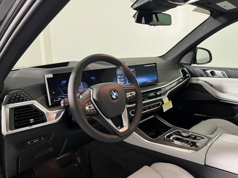 Used 2026 BMW X5 sDrive40i w/ Premium Package RWD image 4
