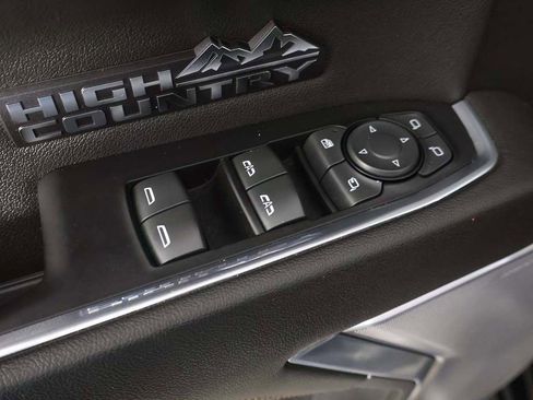 Used 2022 Chevrolet Silverado 1500 High Country w/ Technology Package AWD/4WD image 38