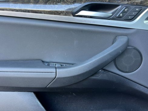 Used 2020 BMW X3 xDrive30e image 12