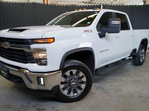 Used 2024 Chevrolet Silverado 3500 LT w/ Convenience Package AWD/4WD image 1