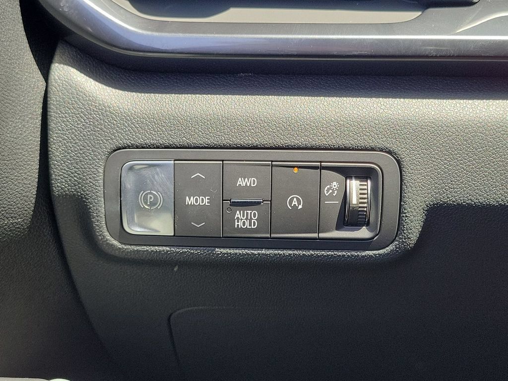 Used 2026 GMC Terrain AT4 AWD/4WD image 18