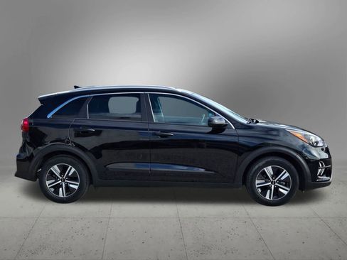 Certified 2022 Kia Niro LXS image 7