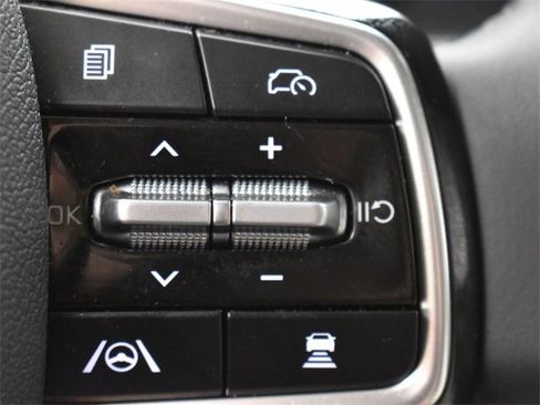 Certified 2025 Kia Sorento S w/ Panoramic Sunroof Package image 26