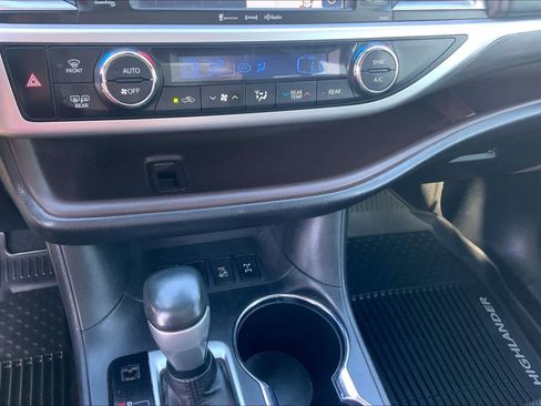Used 2019 Toyota Highlander Limited AWD/4WD image 35