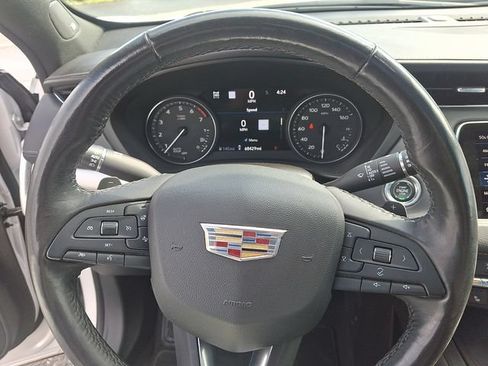 Used 2019 Cadillac XT4 Premium Luxury AWD/4WD image 4