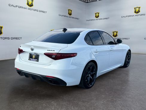 Used 2019 Alfa Romeo Giulia Ti Sport w/ Quick Order Package 22U Sport RWD image 5
