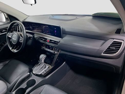 Certified 2025 Kia Seltos EX w/ EX Sunroof Package image 29