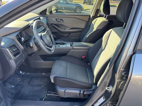 Used 2021 Nissan Rogue S image 9