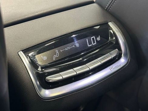 Used 2023 Cadillac XT6 Premium Luxury image 29